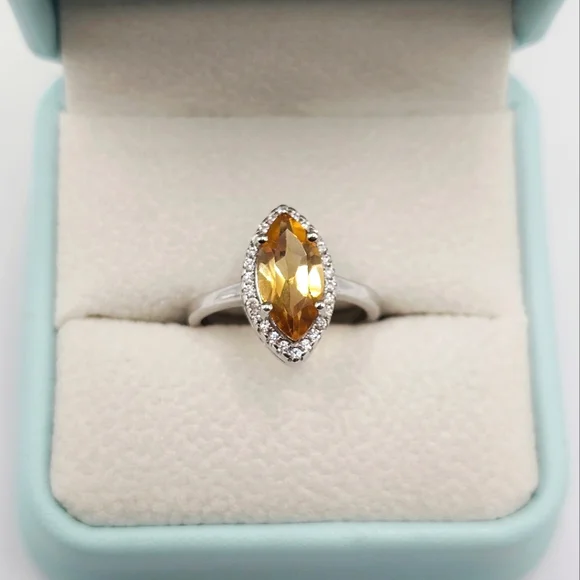 Champagne Topaz - Picture 1 of 5